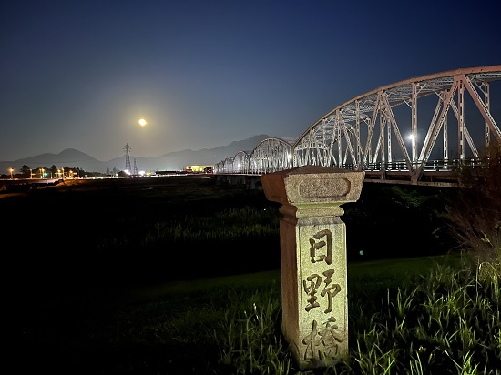 秋夜の旧日野橋