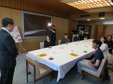 株式会社週末住人、劇団遊学生からの公演『たぶんうまくははなせないけど』開催報告会1