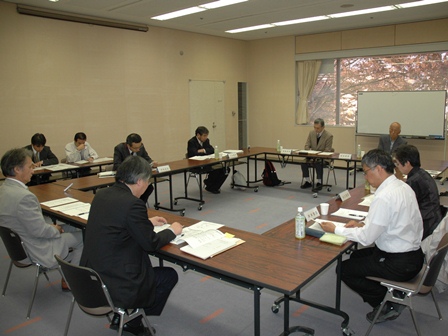 平成23年度第2回新鳥取県史編さん委員会の会場の写真
